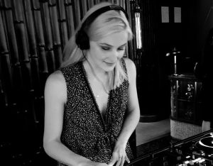 DJ