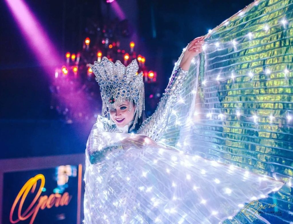 Led dancer